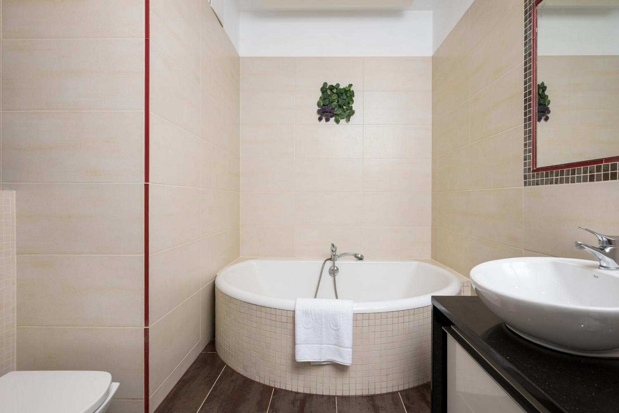 Ochota Deluxe Apartment Warszawa Eksteriør billede